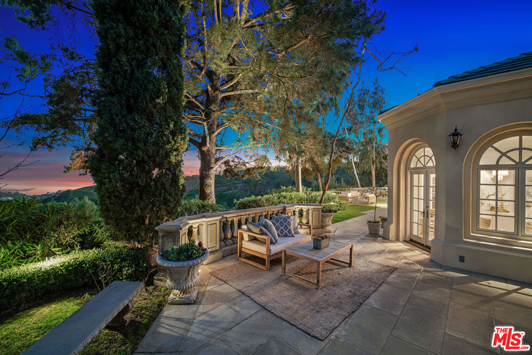 16388 Shadow Mountain Drive Pacific Palisades, CA 90272 - Photo 48 of 51