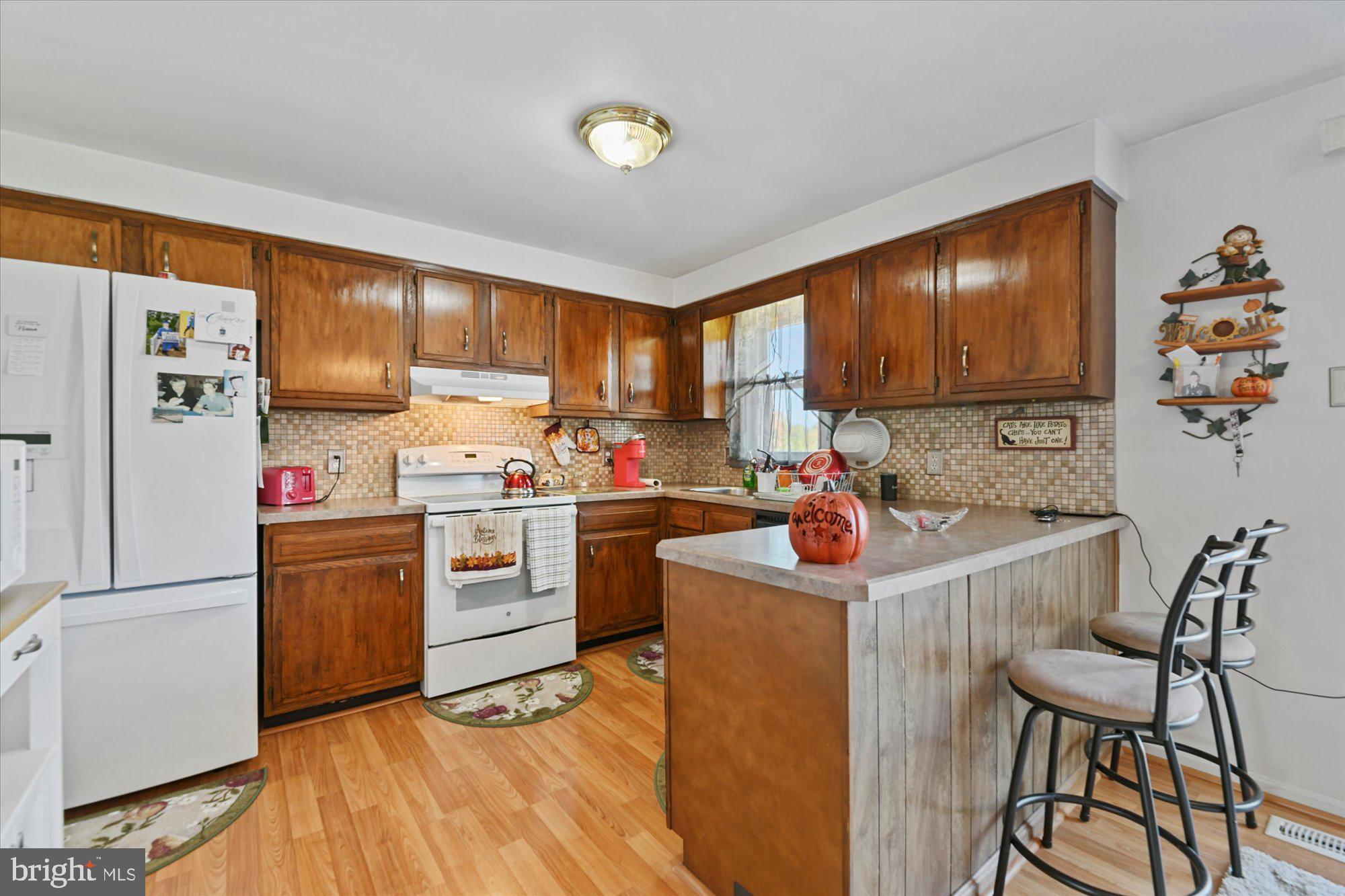 1205 Reames Road Baltimore, MD 21220 - Photo 7 of 28 Kitchen