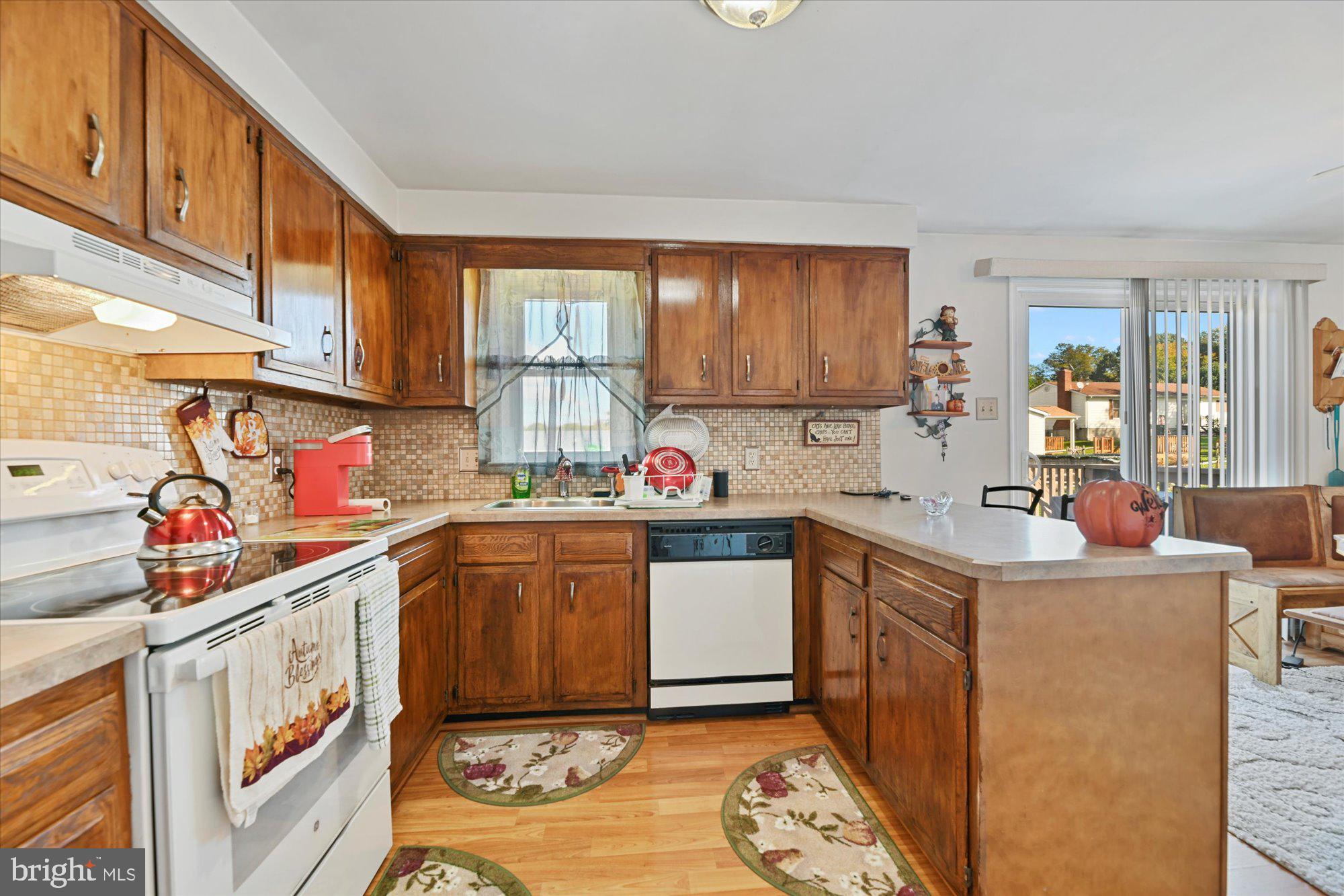 1205 Reames Road Baltimore, MD 21220 - Photo 8 of 28 Kitchen
