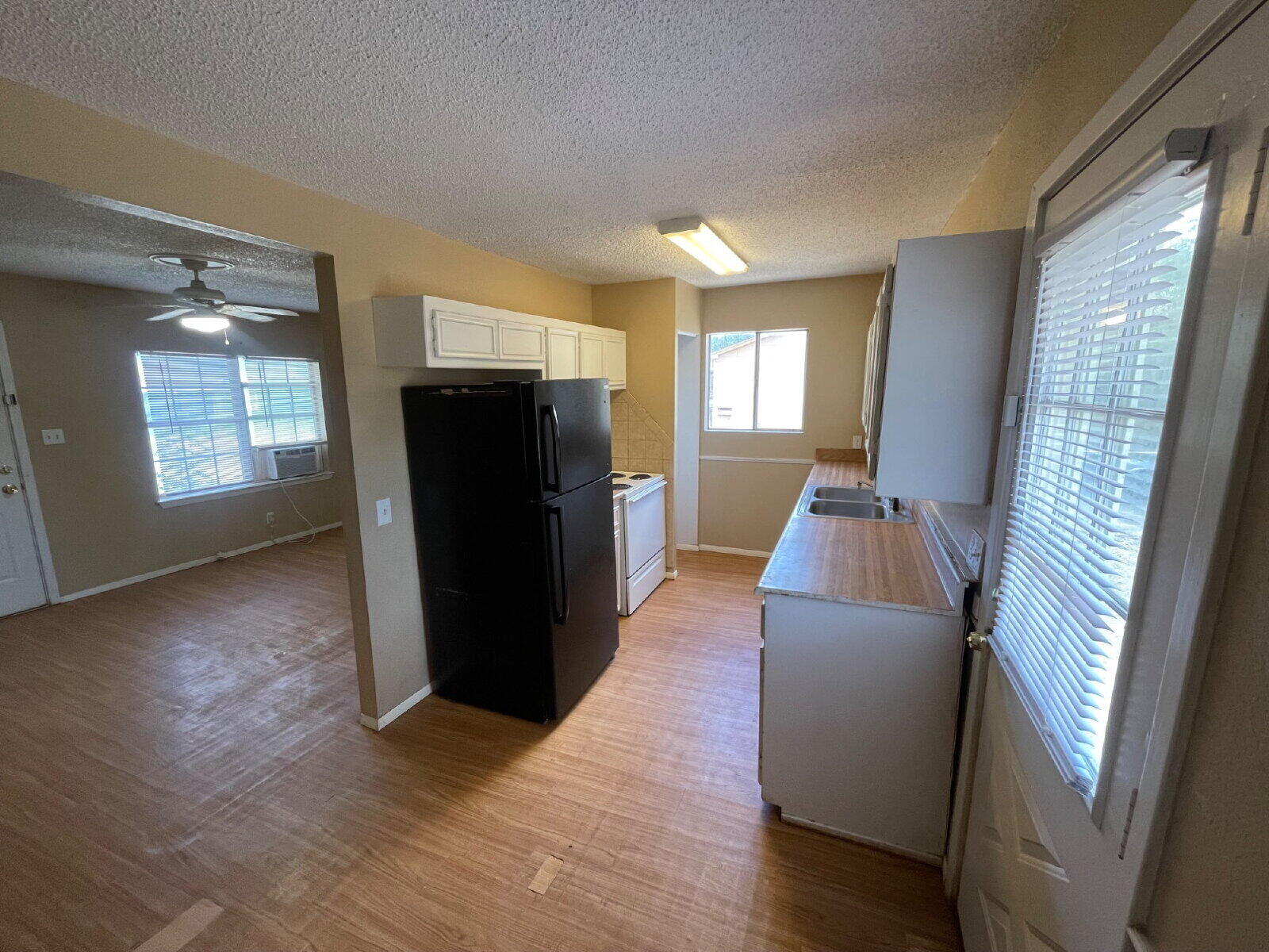 2809 37th Street Lubbock, TX 79413 - Photo 4 of 10 4