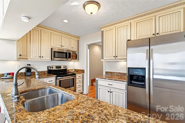 $585,500 | 741 Blue Ridge Drive North, Marion, NC 28752