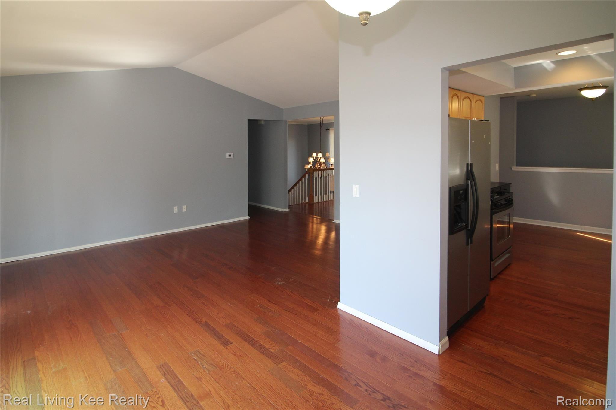 2939 Meadowbrook Drive Rochester, MI 48309 - Photo 5 of 29 IMG_6577.jpg
