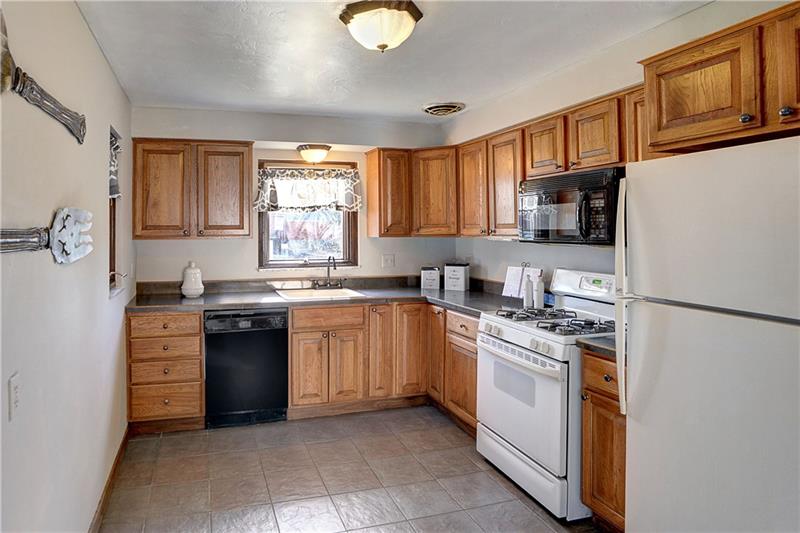 9458 Meadow Road Allison Park, PA 15101 - Photo 11 of 25 Gallery Image 11