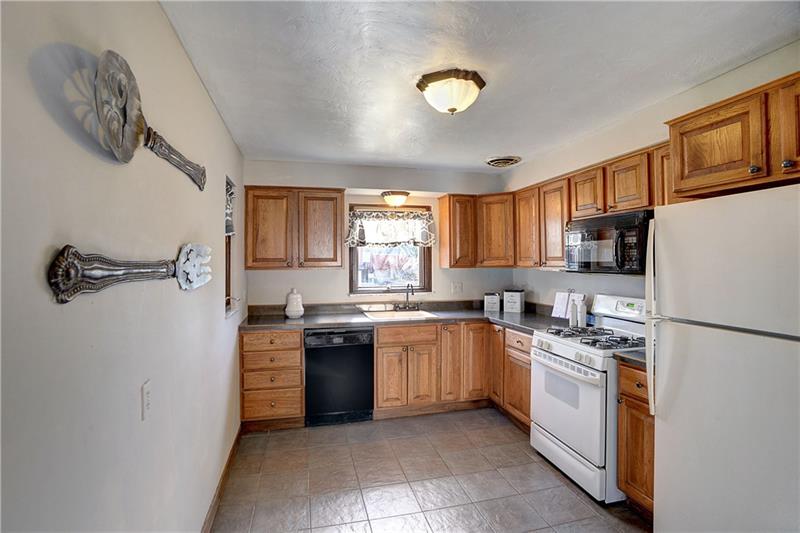 9458 Meadow Road Allison Park, PA 15101 - Photo 9 of 25 Gallery Image 9