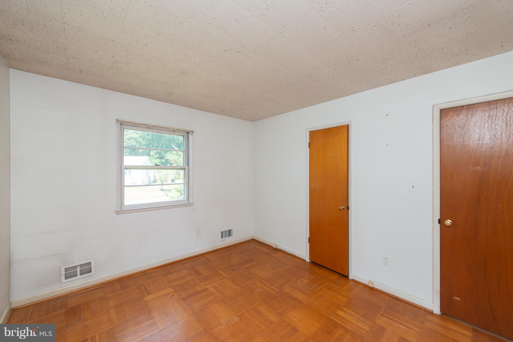 5723 Oakland Road Baltimore, MD 21227 - Photo 22 of 26 Bedroom (Master)