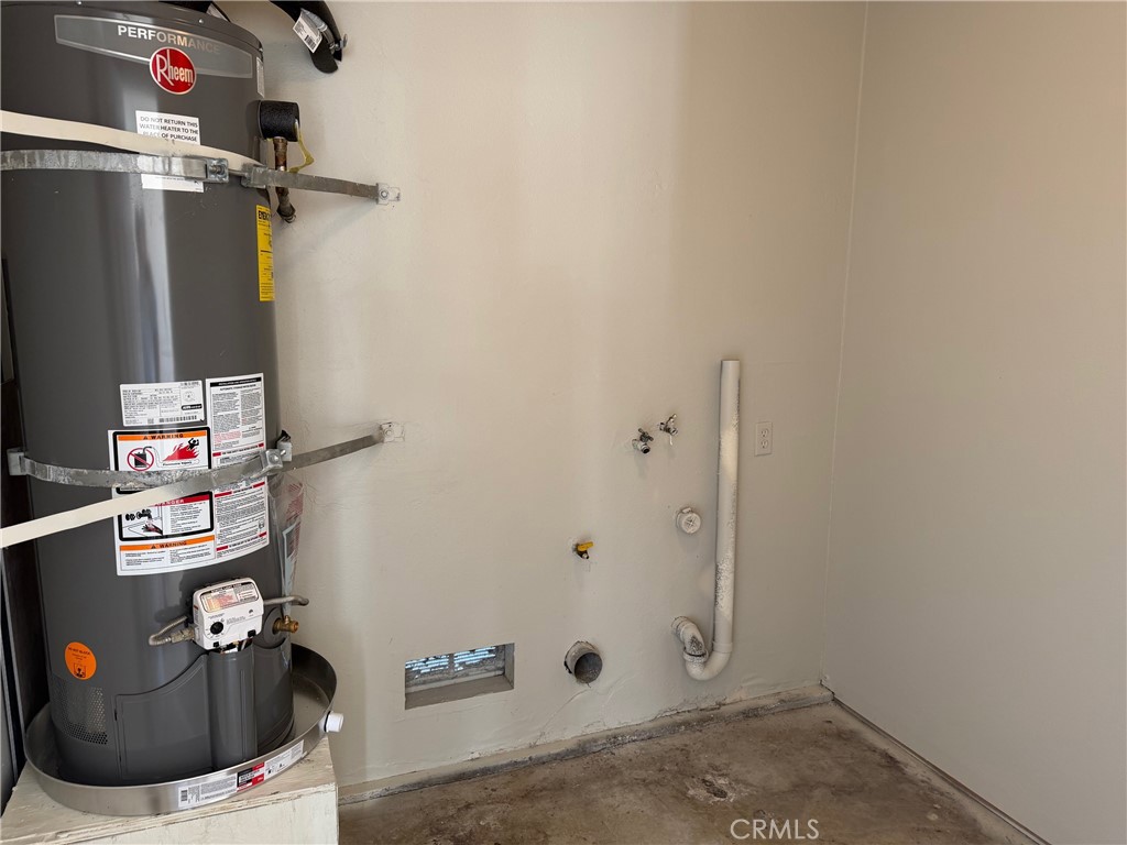723 Ford Street Corona, CA 92879 - Photo 29 of 36 a bathroom with a toilet and a sink