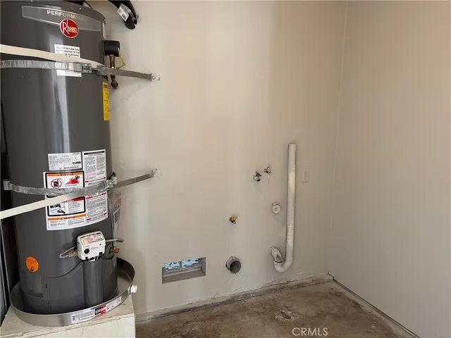 $3,900 | 723 Ford Street, Corona, CA 92879