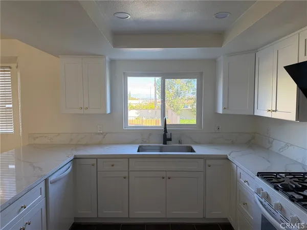 $3,200 | 723 Ford Street, Corona, CA 92879