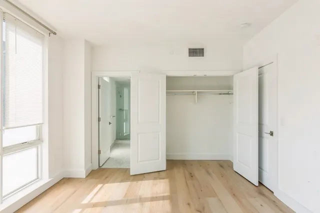 $3,600 | 348 Baldwin Avenue, Unit 209, Jersey City, NJ 07306