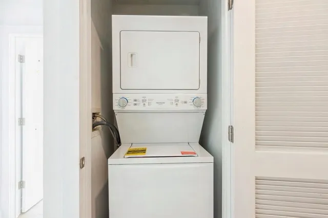 $3,600 | 348 Baldwin Avenue, Unit 209, Jersey City, NJ 07306