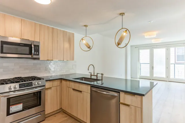 $3,600 | 348 Baldwin Avenue, Unit 209, Jersey City, NJ 07306