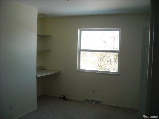 12240 White Lake Road Fenton, MI 48430 - Photo 18 of 24 DSCN5181
