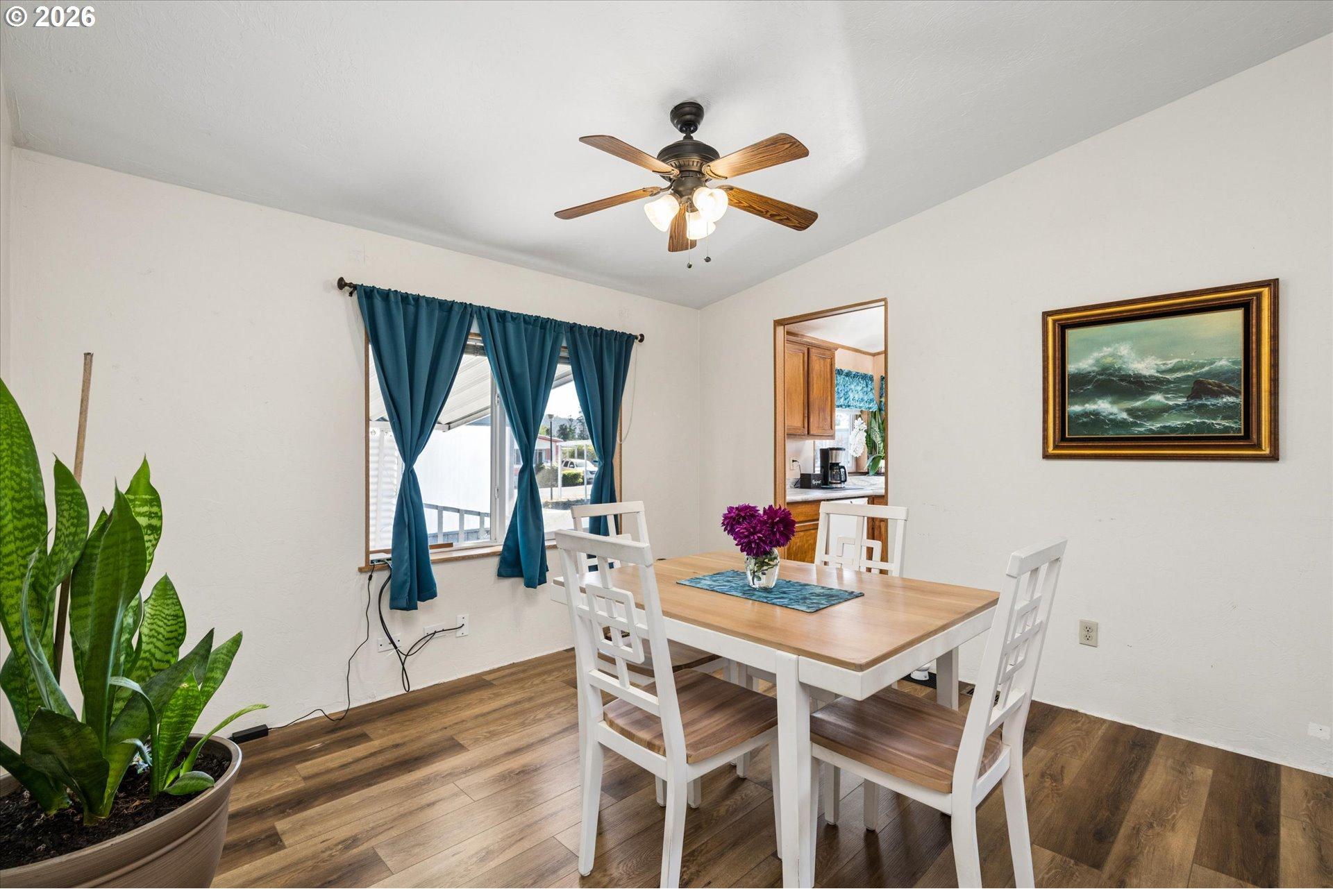 5335 Main Street, Unit 157 Springfield, OR 97478 - Photo 7 of 24 Dining Room