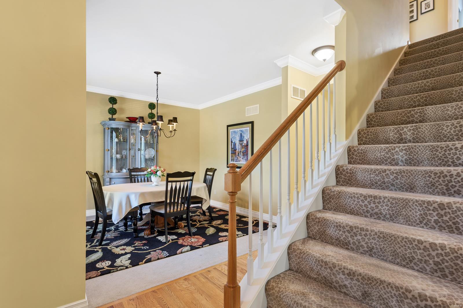 1008 Grupp Road St. Louis, MO 63131 - Photo 5 of 42 Gallery Image 5