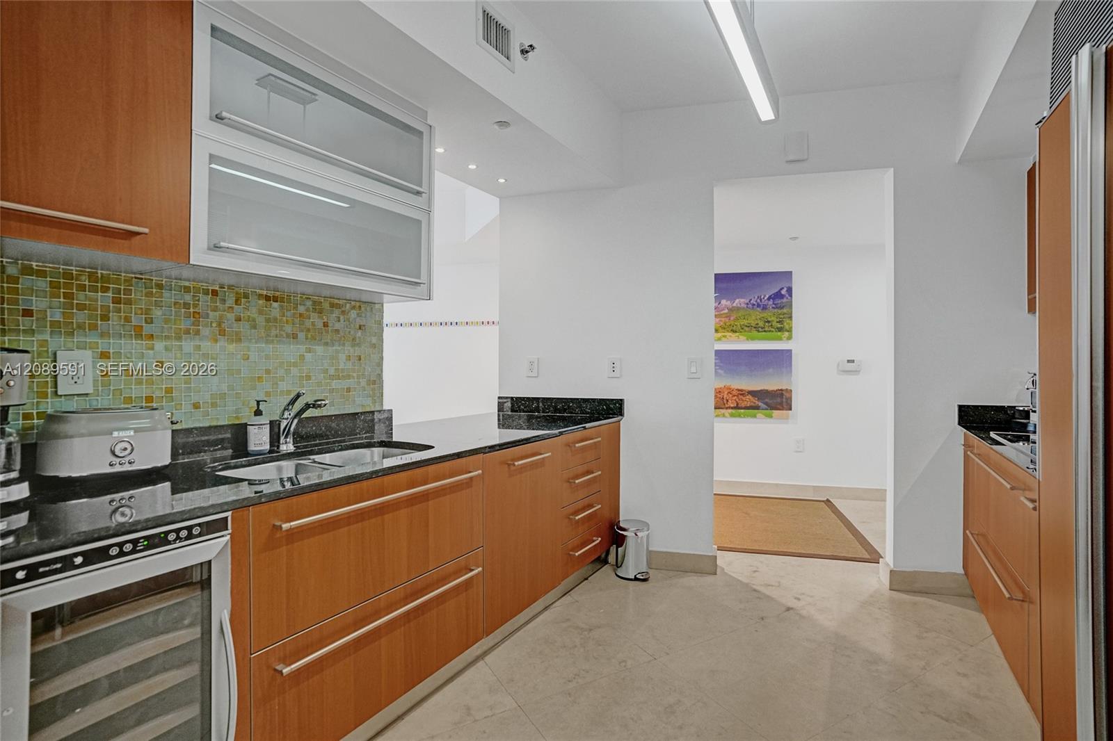 400 Alton Road, Unit 1409 Miami Beach, FL 33139 - Photo 13 of 30 Gallery Image 13