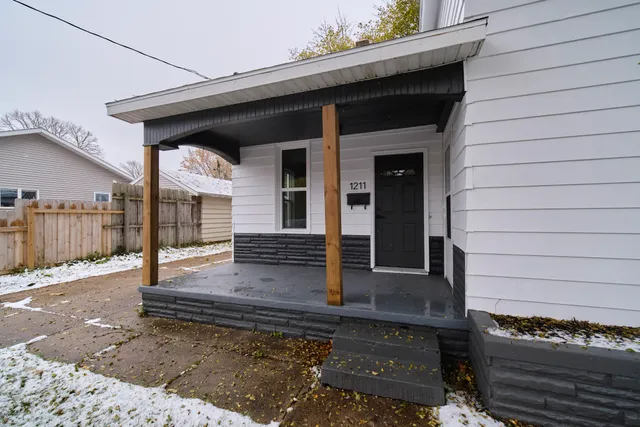 $240,000 | 1211 23rd Street, Manistee, MI 49660