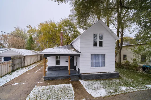 $240,000 | 1211 23rd Street, Manistee, MI 49660
