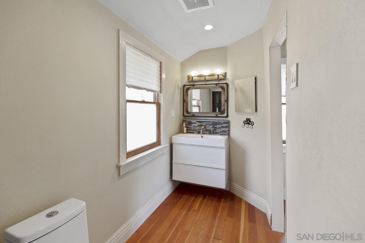 1122 Euclid Avenue Ontario, CA 91762 - Photo 47 of 51 a room with a bed and a window