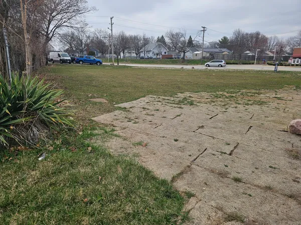 $380,000 | 15 Hill Avenue, Aurora, IL 60505