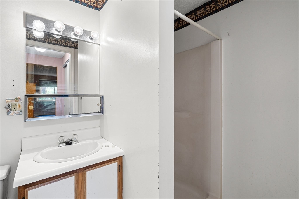 15 Bower Road, Unit E1 Quincy, MA 02169 - Photo 25 of 34