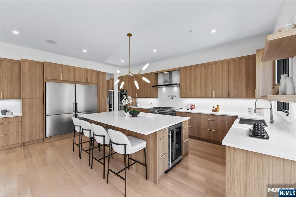 61 Edgewater Road Cliffside Park, NJ 07010 - Photo 20 of 49