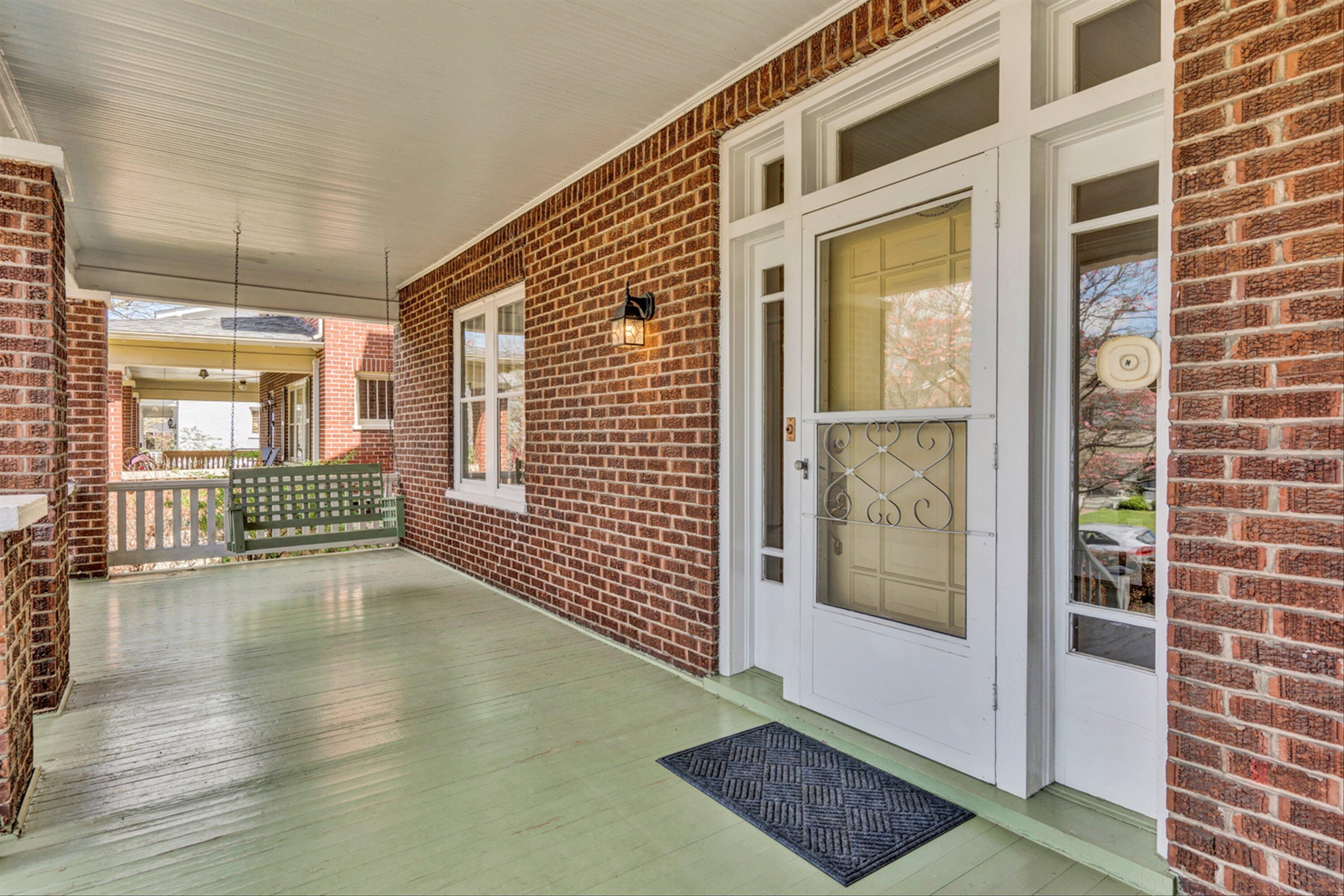 1850 Arlington Road Southwest Roanoke, VA 24015 - Photo 2 of 32 02-DSC2453