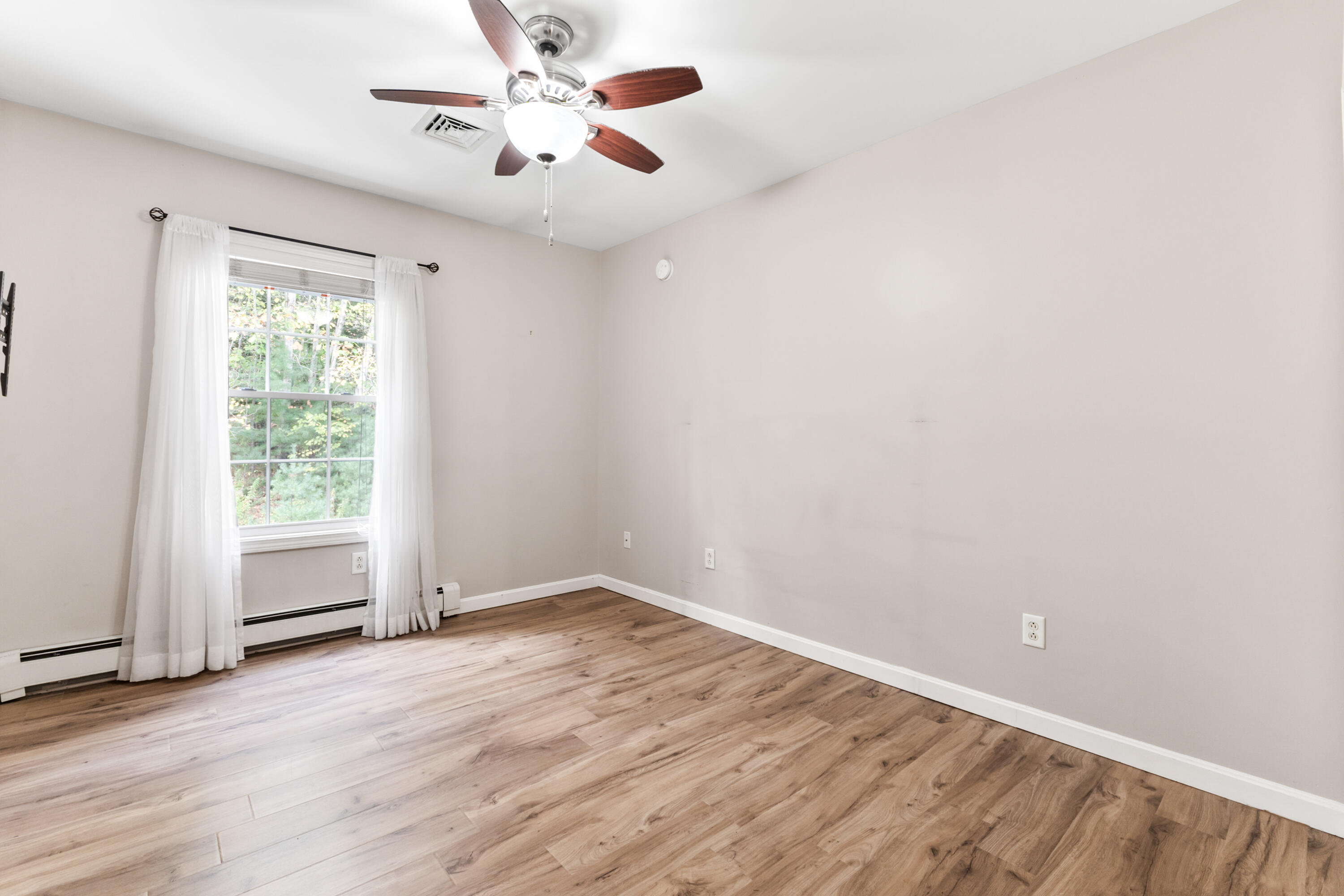 29 Ledges Court, Unit 29 Lewiston, ME 04240 - Photo 21 of 32 29 Ledges Ct_128