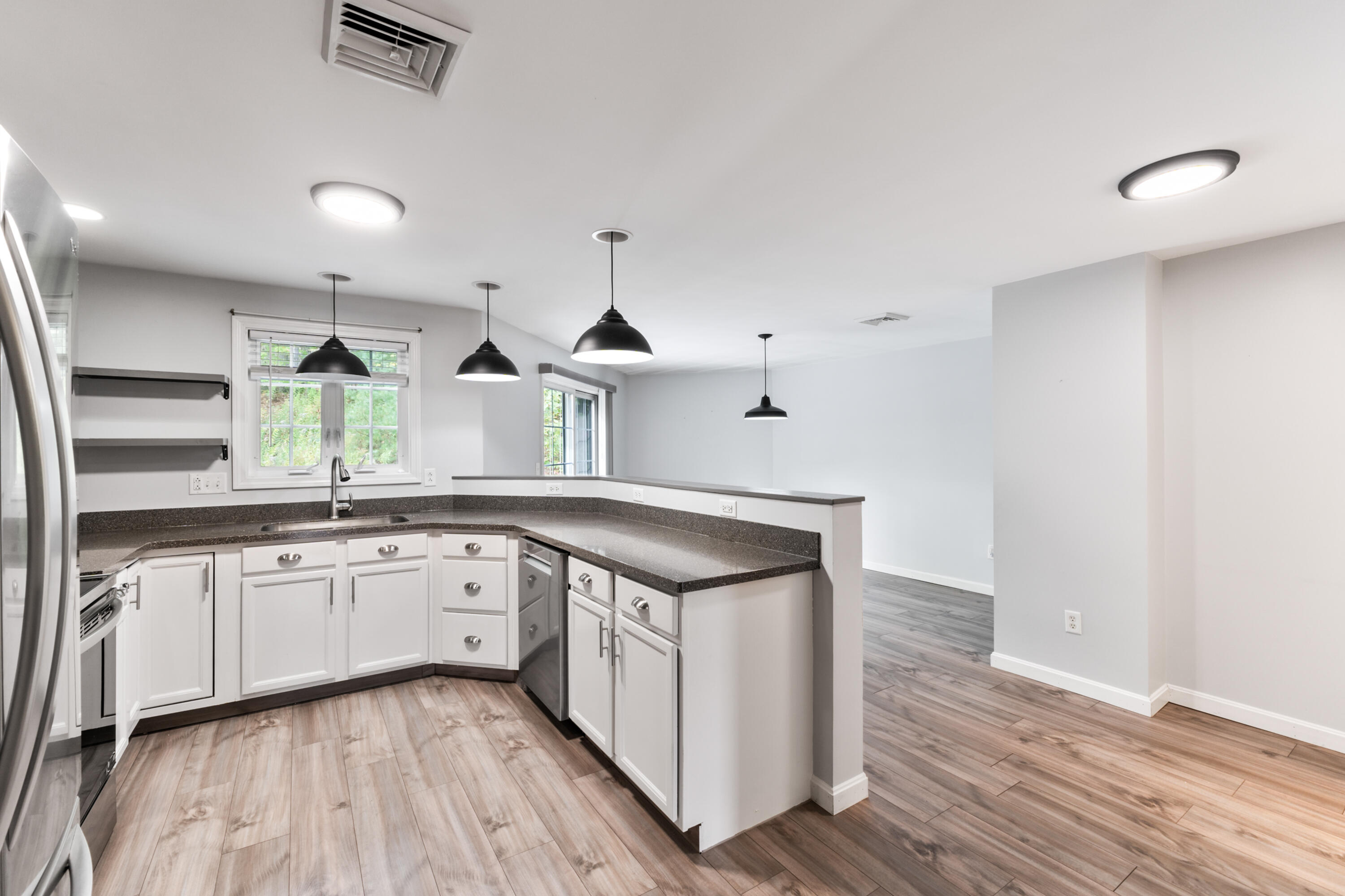 29 Ledges Court, Unit 29 Lewiston, ME 04240 - Photo 5 of 32 29 Ledges Ct_108