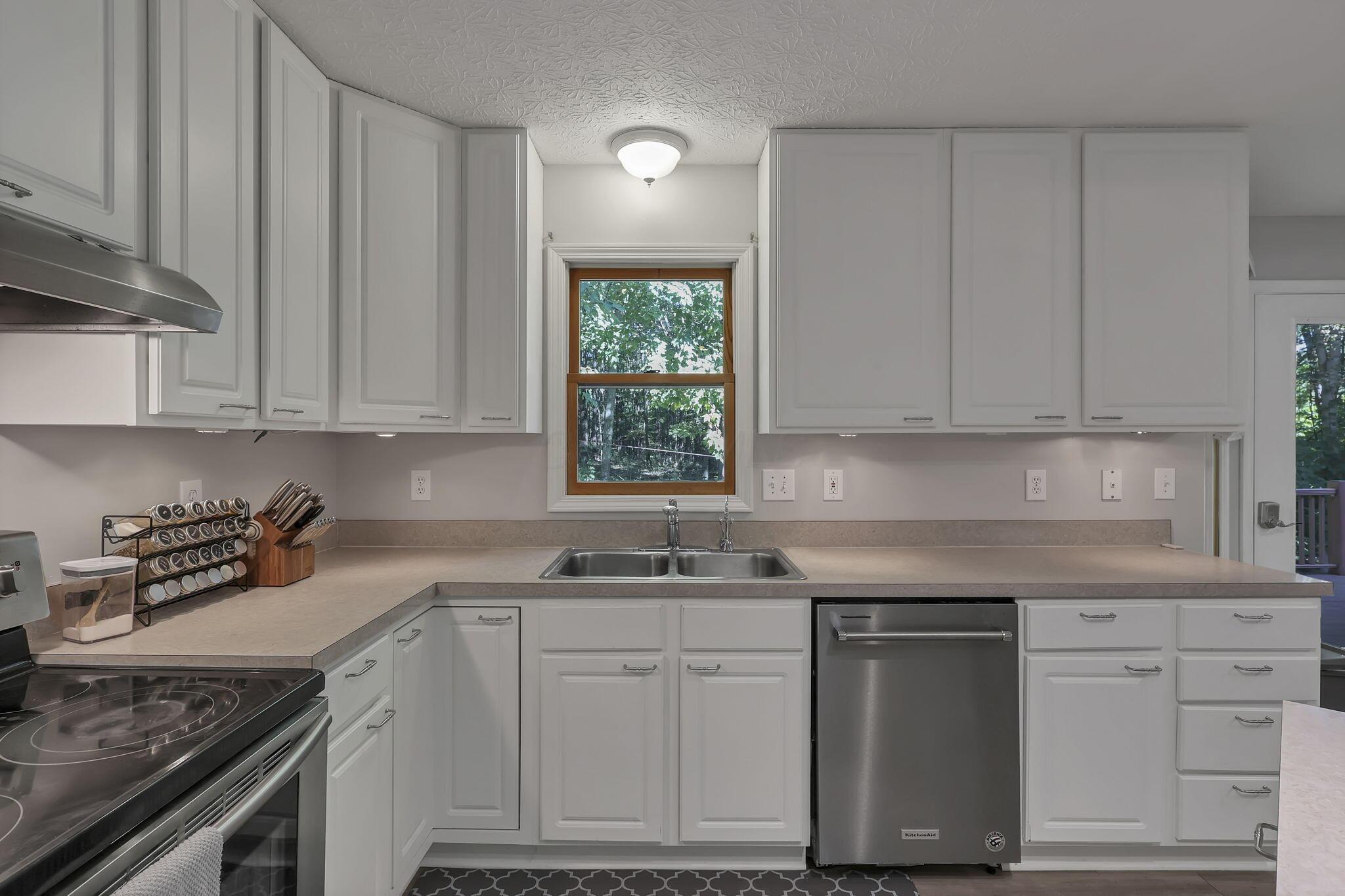 6690 Watkins Road Southwest Pataskala, OH 43062 - Photo 24 of 83 Kitchen