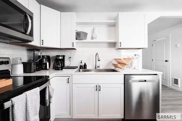 $282,000 | 1045 Southeast Bonneville Drive, Idaho Falls, ID 83404