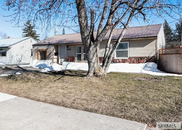 $282,000 | 1045 Southeast Bonneville Drive, Idaho Falls, ID 83404
