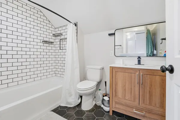 $299,000 | 250 West Caroline Street, Markesan, WI 53946