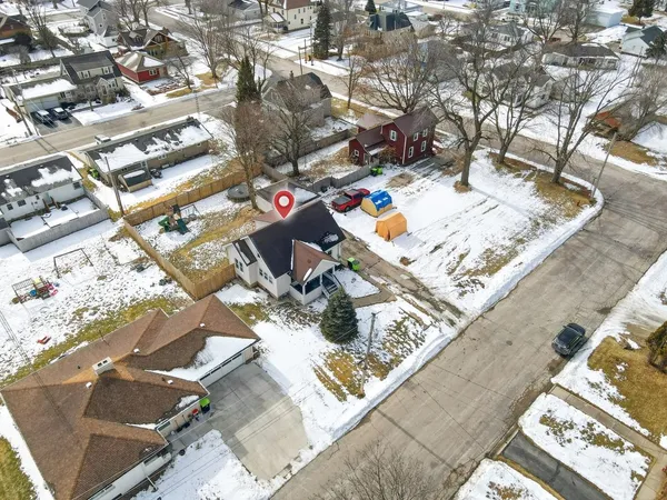 $299,000 | 250 West Caroline Street, Markesan, WI 53946