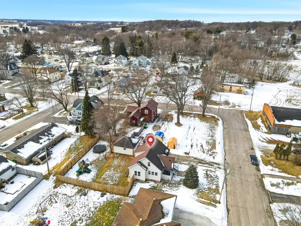 $299,000 | 250 West Caroline Street, Markesan, WI 53946