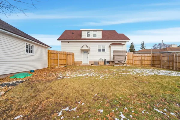 $299,000 | 250 West Caroline Street, Markesan, WI 53946