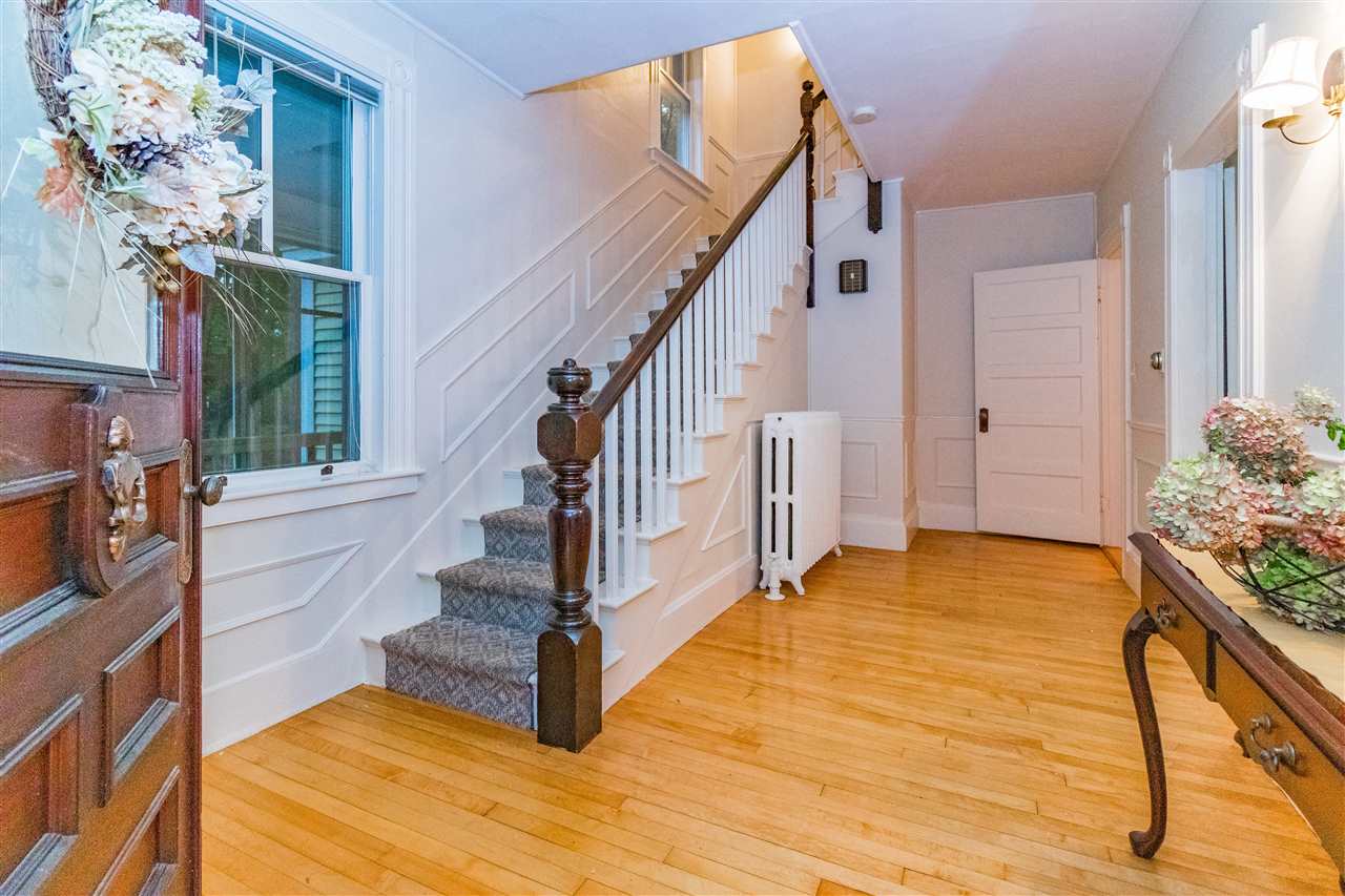 710 Middle Road Portsmouth, NH 03801 - Photo 3 of 31
