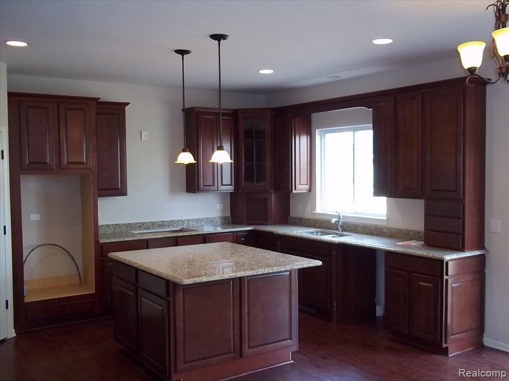 3663 Connors Drive Rochester, MI 48307 - Photo 6 of 15 100_0287