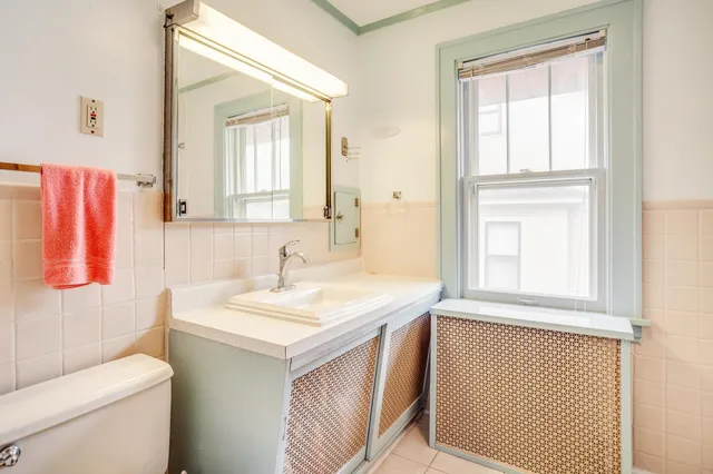 $350,000 | 1910 Franklin Avenue Southeast, Minneapolis, MN 55414