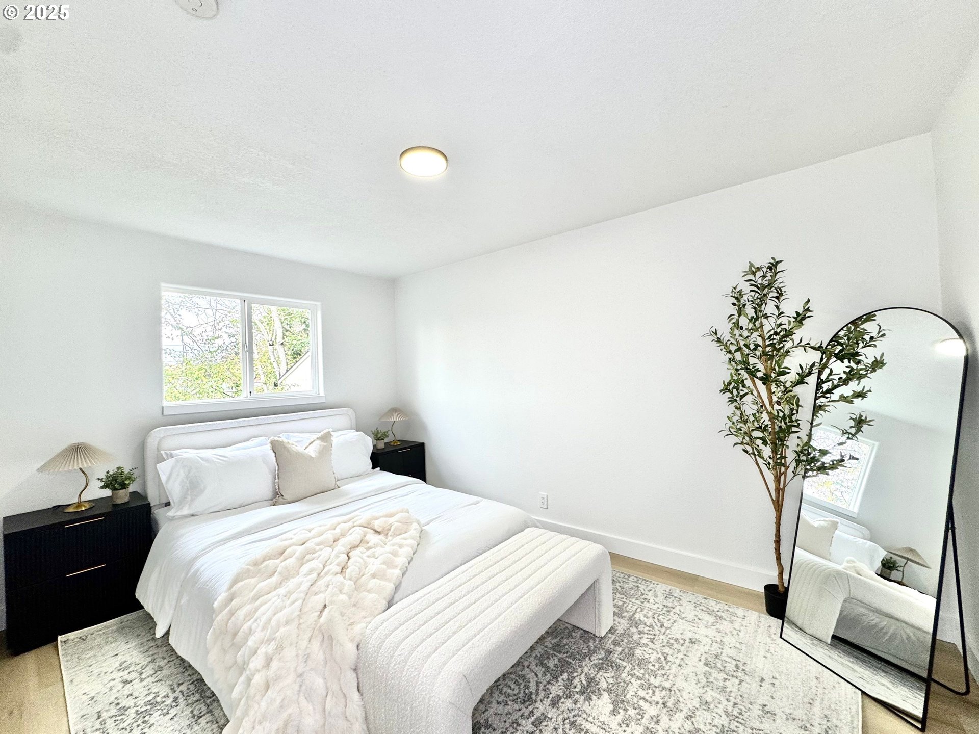 4827 Southeast 86th Avenue Portland, OR 97266 - Photo 12 of 36