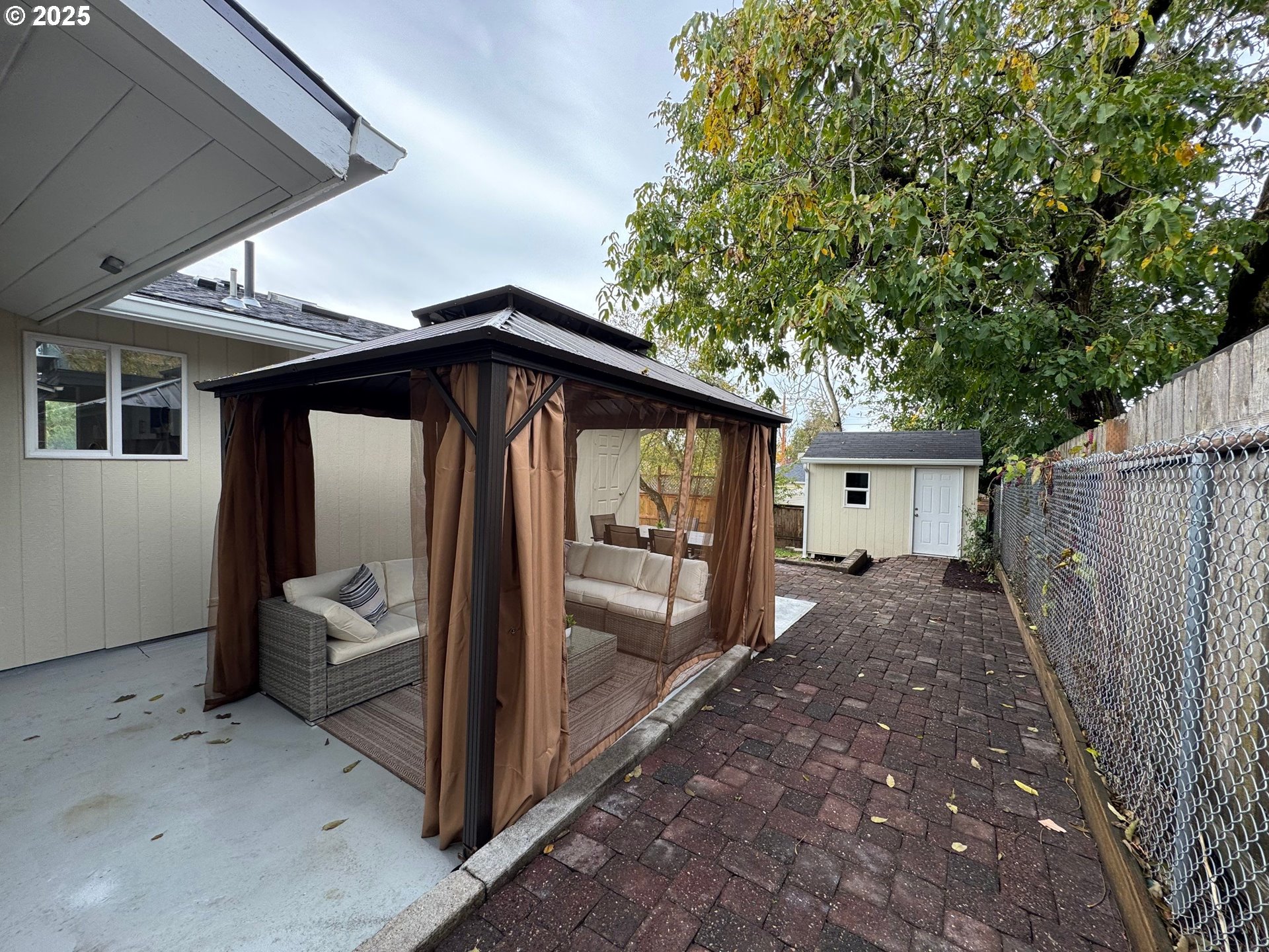 4827 Southeast 86th Avenue Portland, OR 97266 - Photo 34 of 36