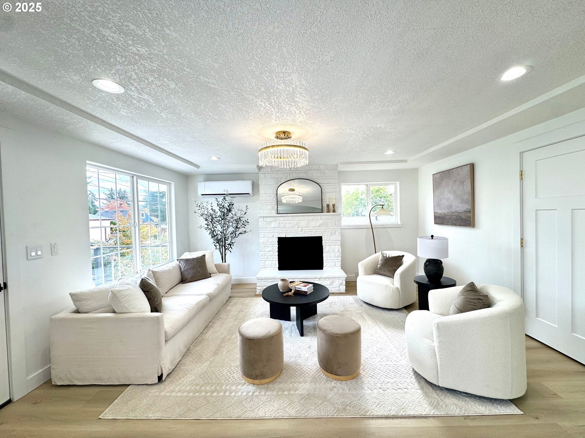 4827 Southeast 86th Avenue Portland, OR 97266 - Photo 5 of 36