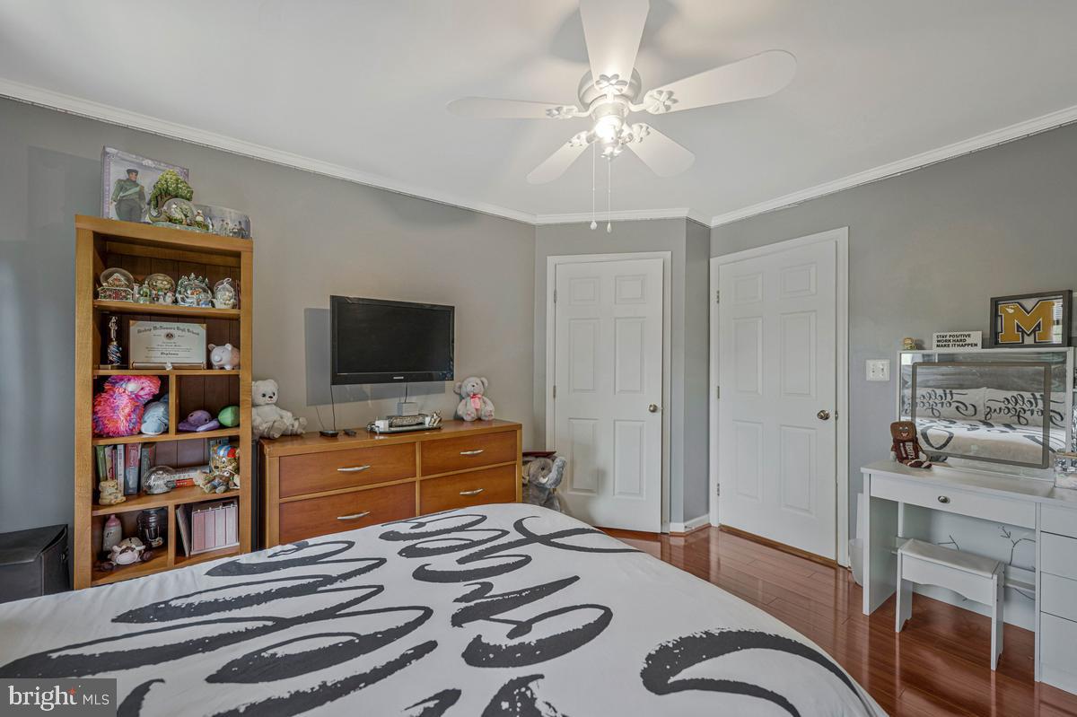1117 Horizon View Place Accokeek, MD 20607 - Photo 34 of 59 Cozy bedroom with modern charm.