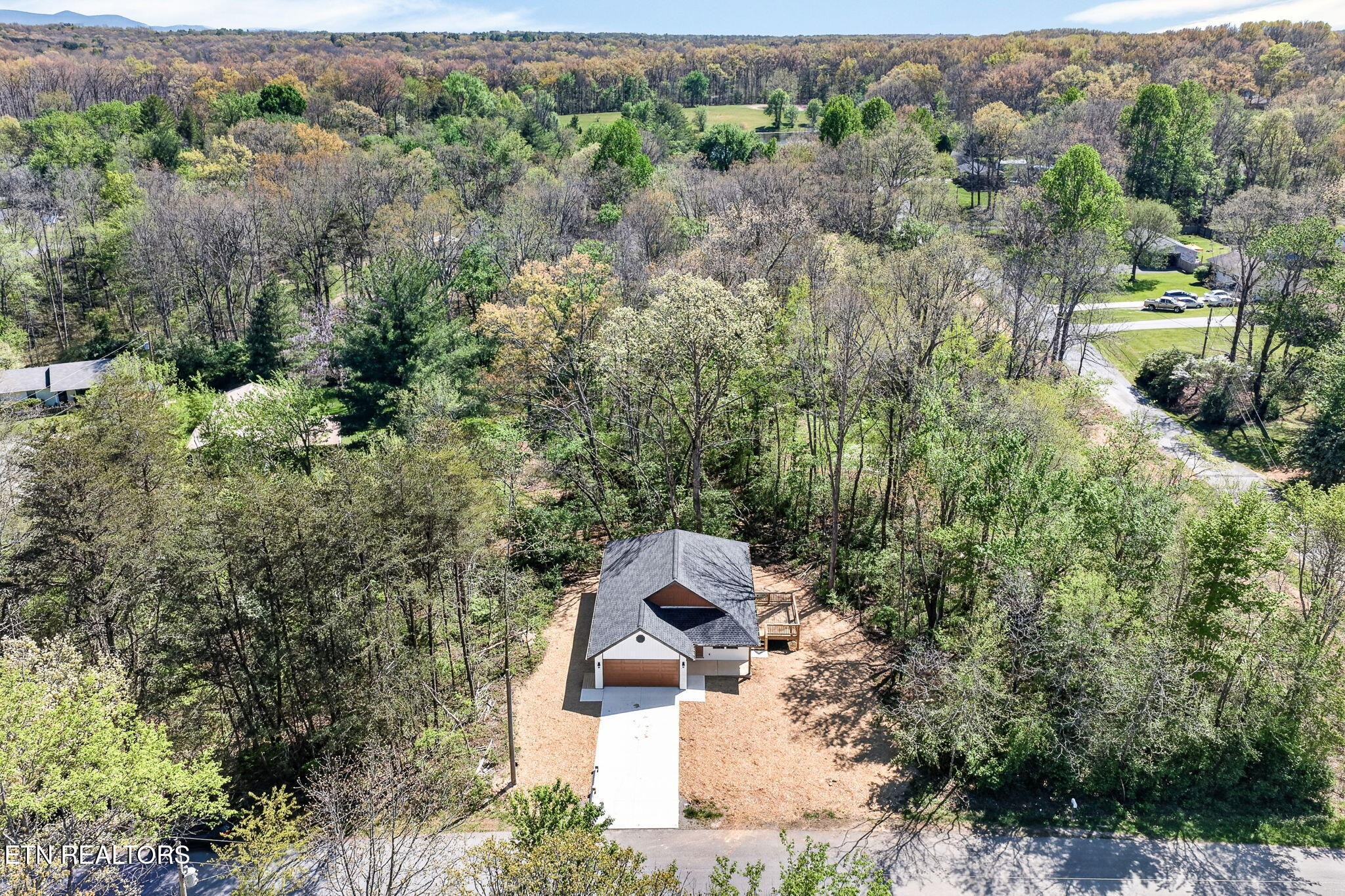 289 Rhododendron Circle Crossville, TN 38555 - Photo 2 of 32