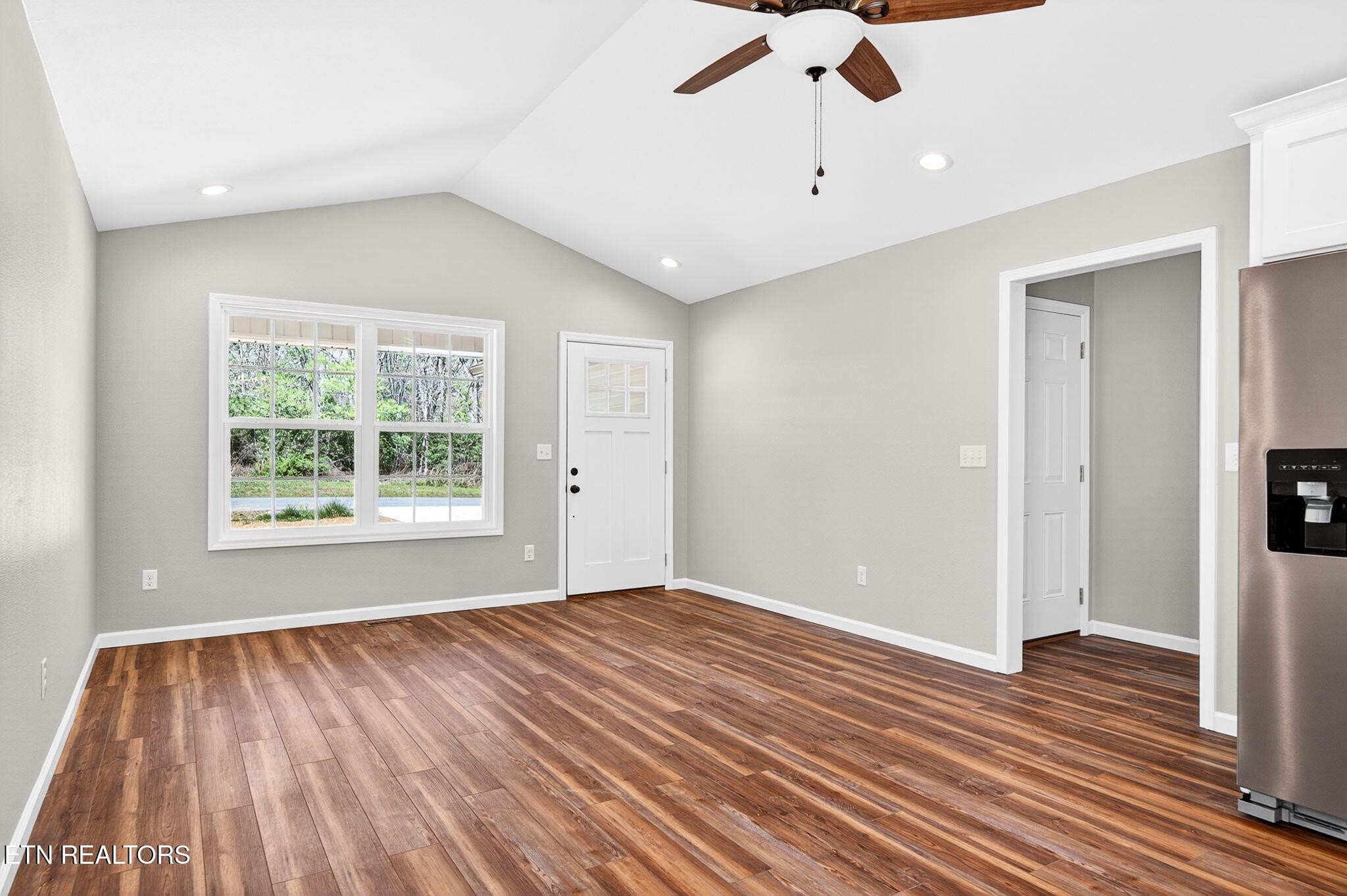 289 Rhododendron Circle Crossville, TN 38555 - Photo 5 of 32