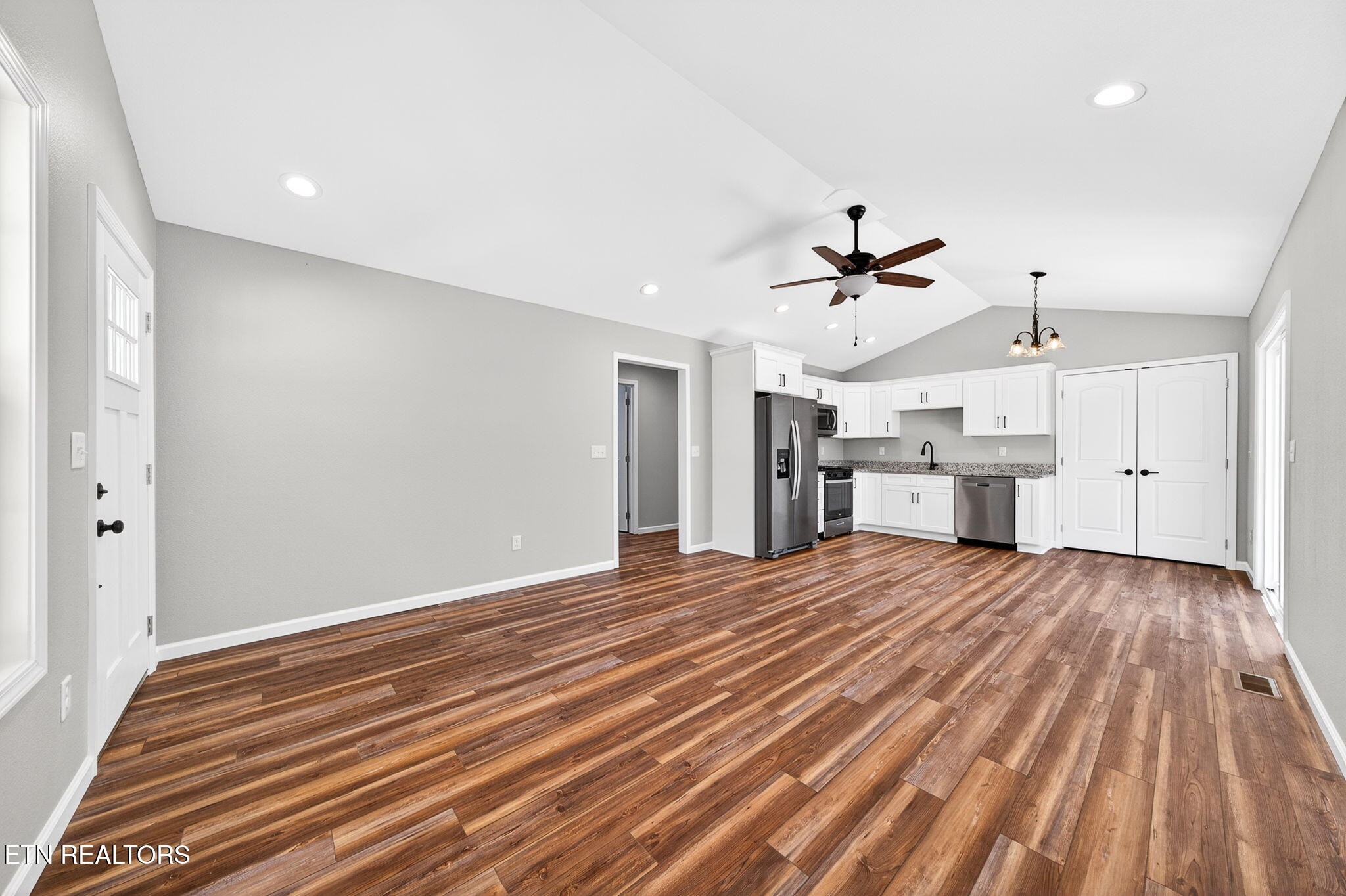 289 Rhododendron Circle Crossville, TN 38555 - Photo 7 of 32