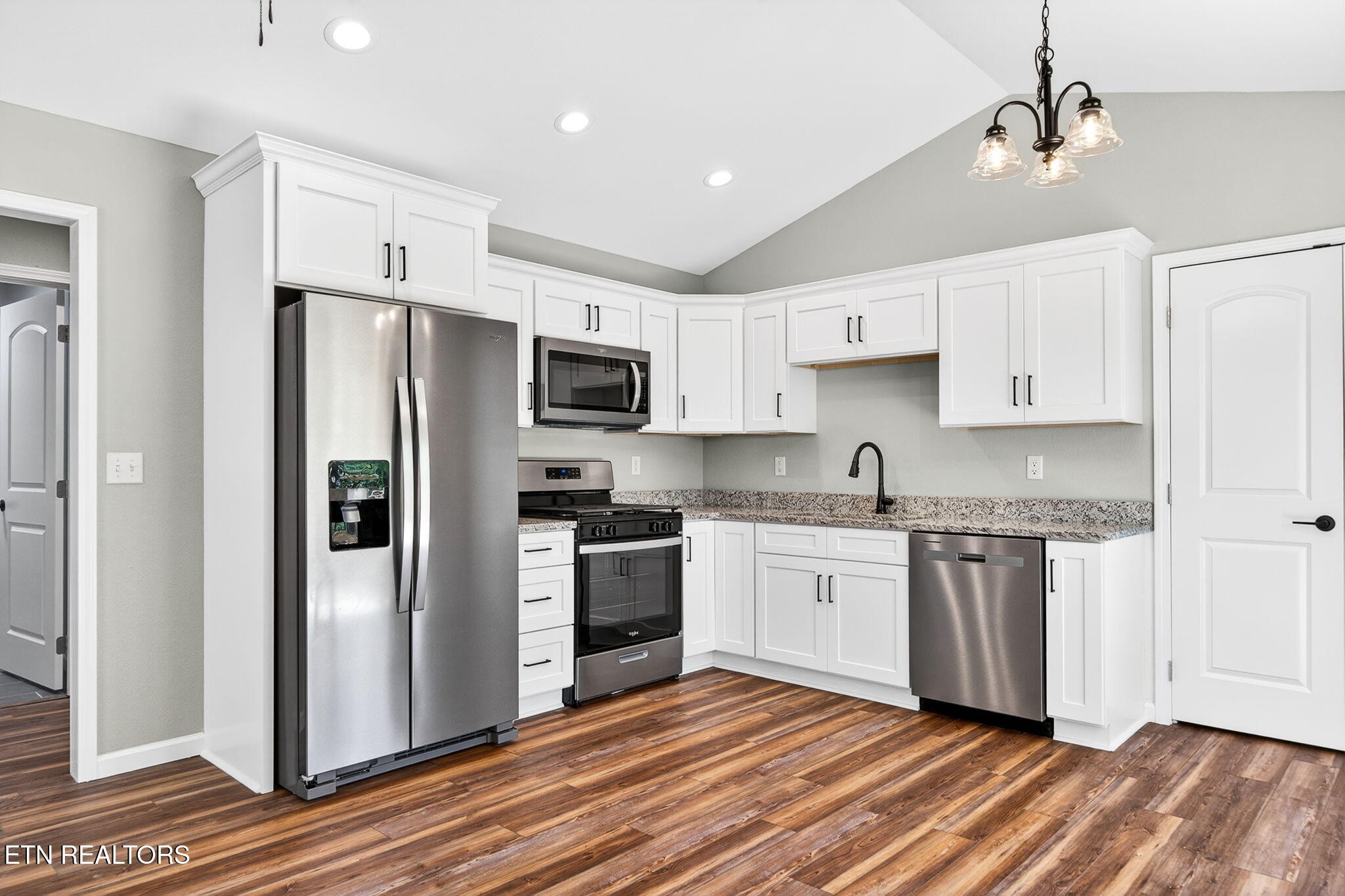 289 Rhododendron Circle Crossville, TN 38555 - Photo 9 of 32