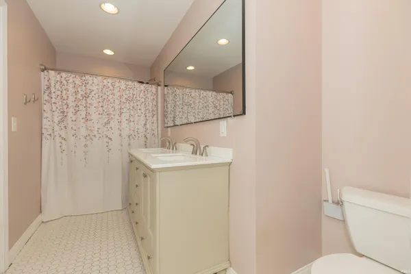 $543,540 | 5555 Lakeside Drive, Newburgh, IN 47630