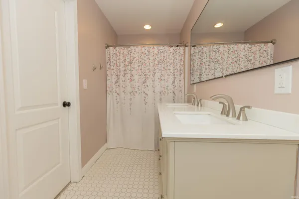 $543,540 | 5555 Lakeside Drive, Newburgh, IN 47630