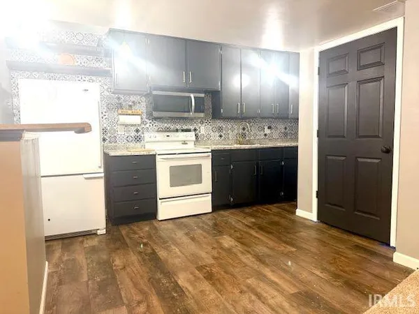 $543,540 | 5555 Lakeside Drive, Newburgh, IN 47630