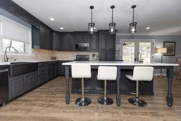 $543,540 | 5555 Lakeside Drive, Newburgh, IN 47630